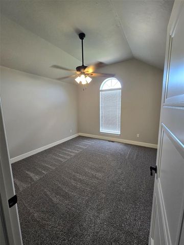 1520 W Agate Way, Mustang, OK 73064