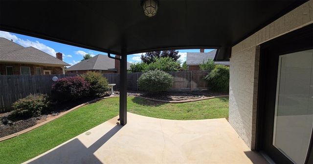 1520 W Agate Way, Mustang, OK 73064