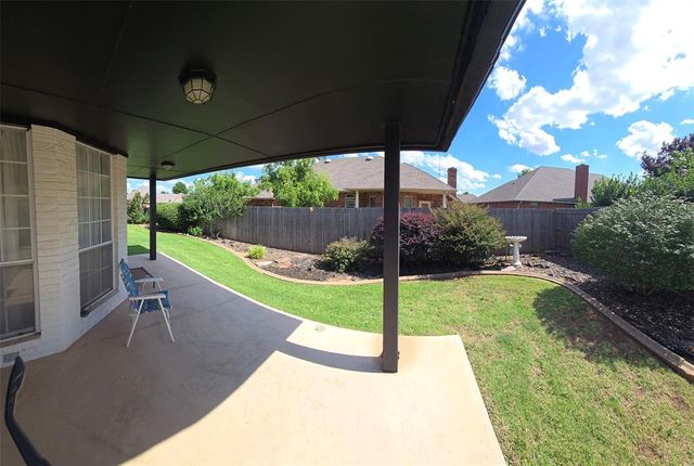 1520 W Agate Way, Mustang, OK 73064