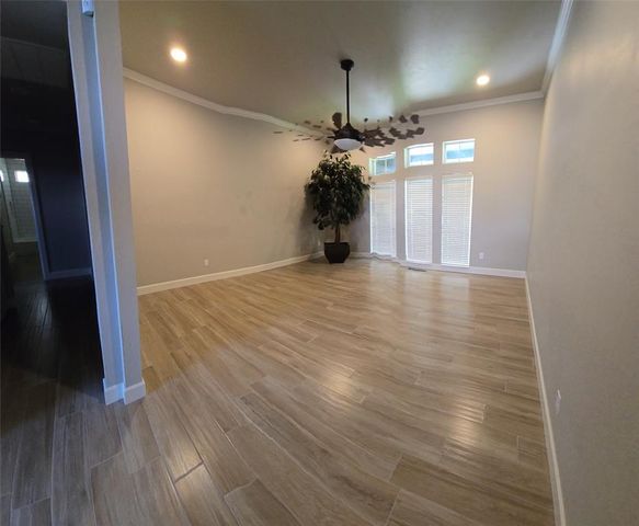1520 W Agate Way, Mustang, OK 73064