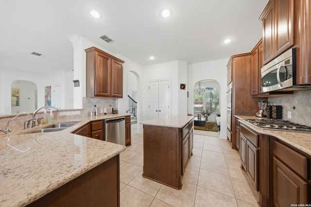 3751 Sunset Clf, San Antonio, TX 78261