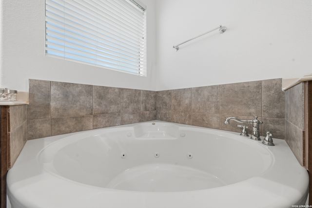 3751 Sunset Clf, San Antonio, TX 78261