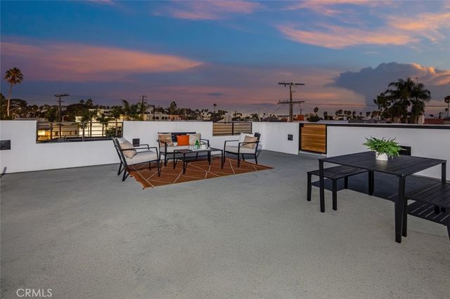 5776 Campo Walk, Long Beach, CA 90803