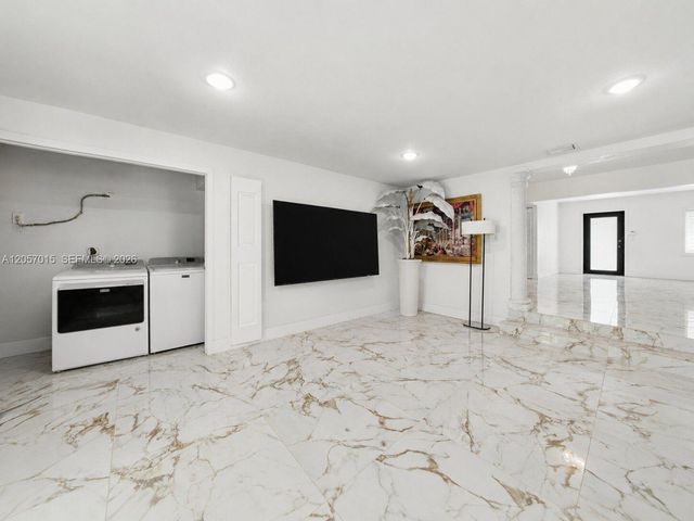4261 SW 12th St, Miami, FL 33134