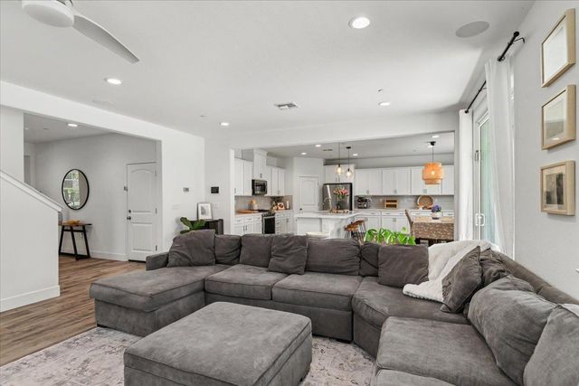 1674 Carrara Ln, Ripon, CA 95366