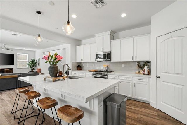 1674 Carrara Ln, Ripon, CA 95366