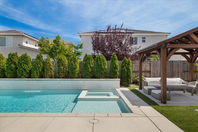 1674 Carrara Ln, Ripon, CA 95366