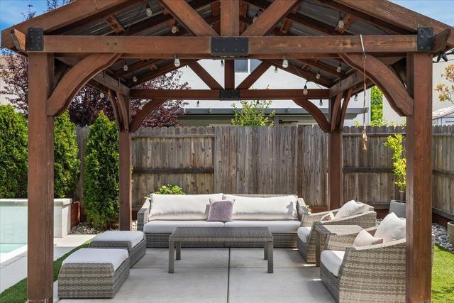 1674 Carrara Ln, Ripon, CA 95366