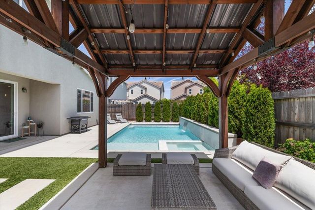 1674 Carrara Ln, Ripon, CA 95366