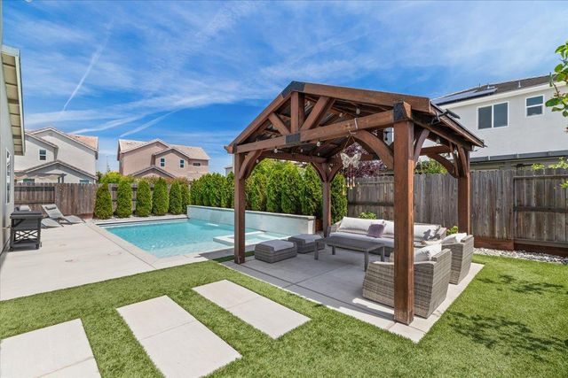 1674 Carrara Ln, Ripon, CA 95366