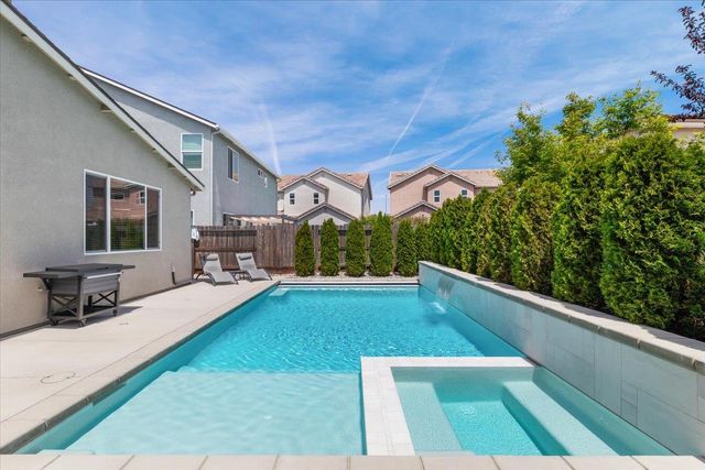 1674 Carrara Ln, Ripon, CA 95366