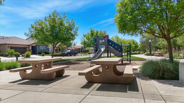 1674 Carrara Ln, Ripon, CA 95366