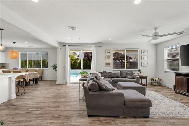 1674 Carrara Ln, Ripon, CA 95366
