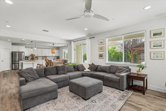 1674 Carrara Ln, Ripon, CA 95366