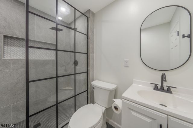 629 Magnolia Ave, Elizabeth City, NJ 07206