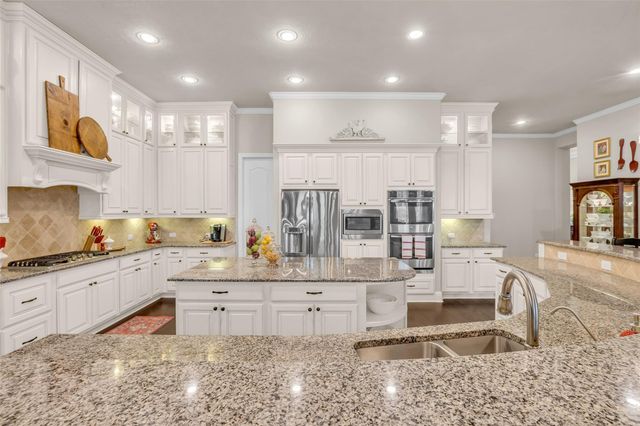 2119 Barton Woods Boulevard, Conroe, TX 77301