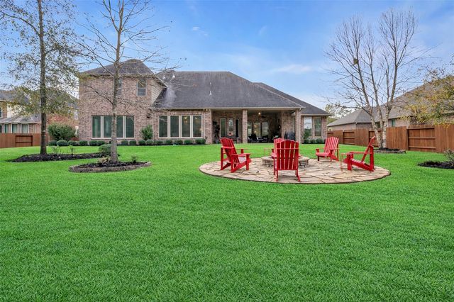 2119 Barton Woods Boulevard, Conroe, TX 77301