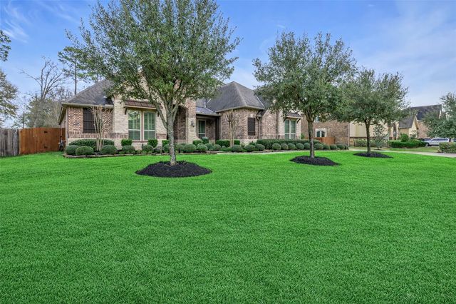 2119 Barton Woods Boulevard, Conroe, TX 77301