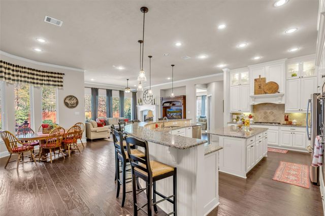 2119 Barton Woods Boulevard, Conroe, TX 77301