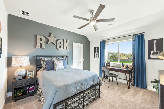 817 Rusty Run Drive, Midlothian, TX 76065