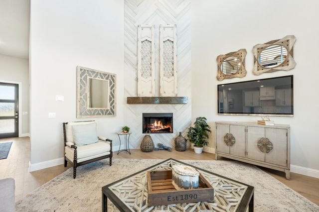 817 Rusty Run Drive, Midlothian, TX 76065