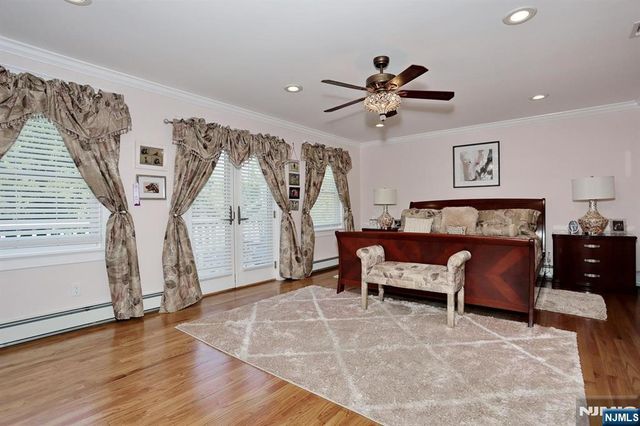 33 Randolph Street, Park Ridge, NJ 07656