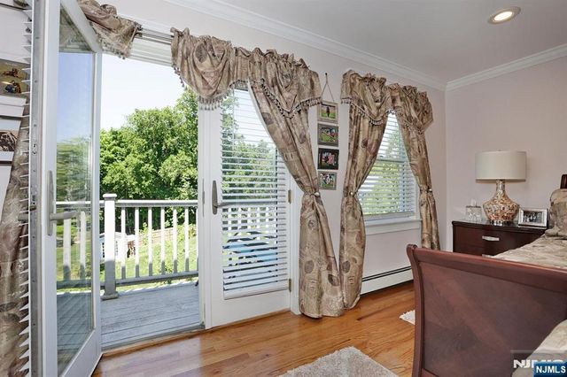33 Randolph Street, Park Ridge, NJ 07656