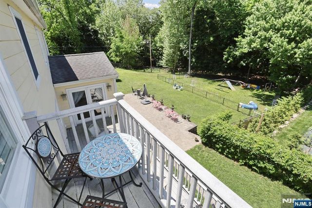 33 Randolph Street, Park Ridge, NJ 07656