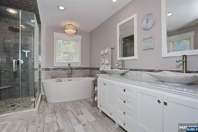 33 Randolph Street, Park Ridge, NJ 07656