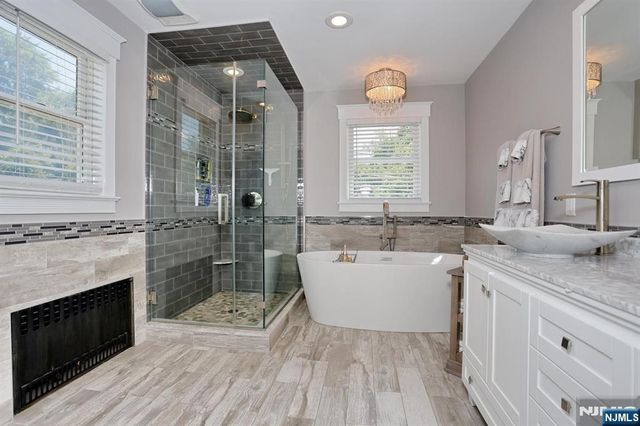 33 Randolph Street, Park Ridge, NJ 07656