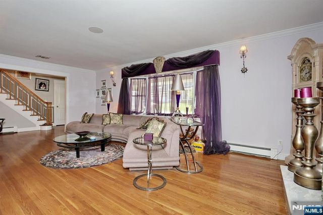 33 Randolph Street, Park Ridge, NJ 07656