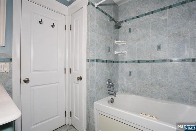 33 Randolph Street, Park Ridge, NJ 07656