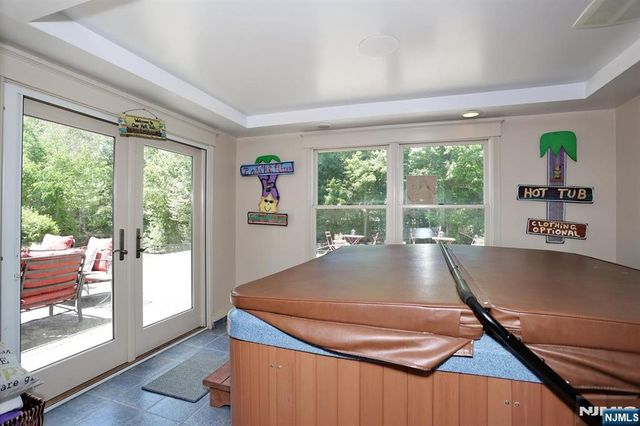 33 Randolph Street, Park Ridge, NJ 07656
