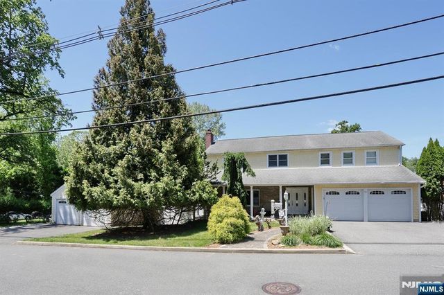 33 Randolph Street, Park Ridge, NJ 07656