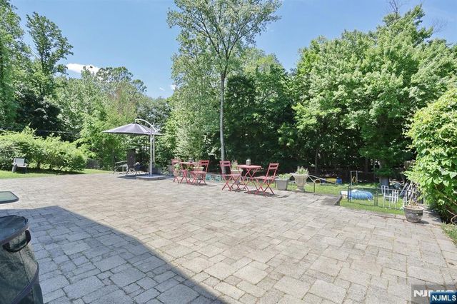 33 Randolph Street, Park Ridge, NJ 07656