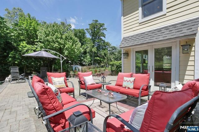 33 Randolph Street, Park Ridge, NJ 07656