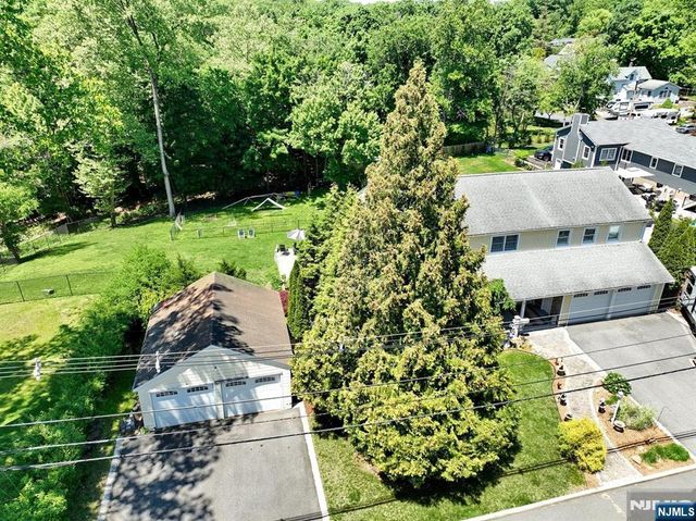 33 Randolph Street, Park Ridge, NJ 07656