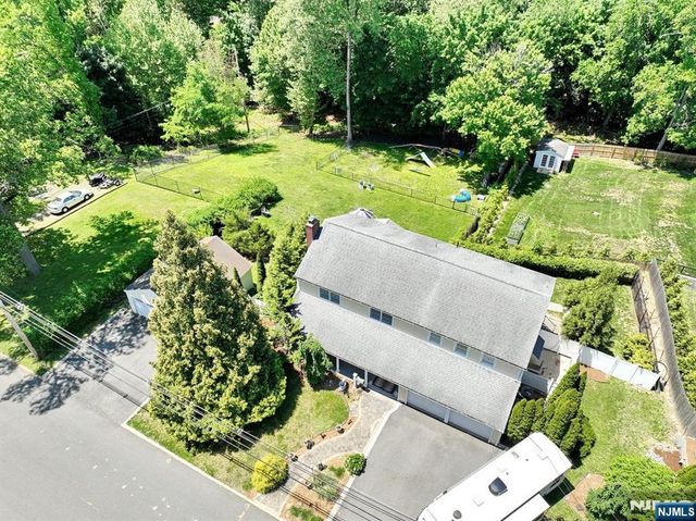 33 Randolph Street, Park Ridge, NJ 07656