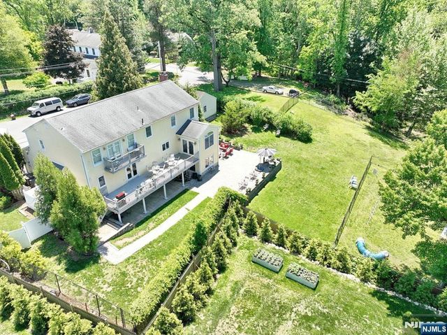 33 Randolph Street, Park Ridge, NJ 07656