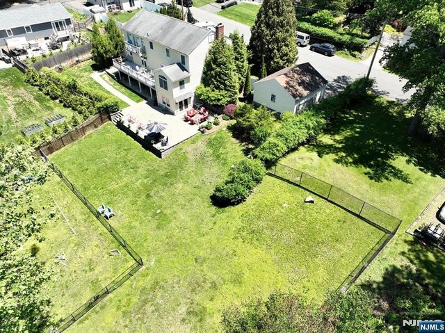 33 Randolph Street, Park Ridge, NJ 07656