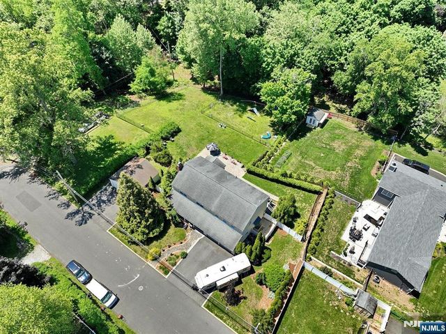 33 Randolph Street, Park Ridge, NJ 07656