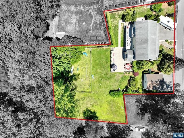 33 Randolph Street, Park Ridge, NJ 07656