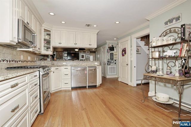 33 Randolph Street, Park Ridge, NJ 07656