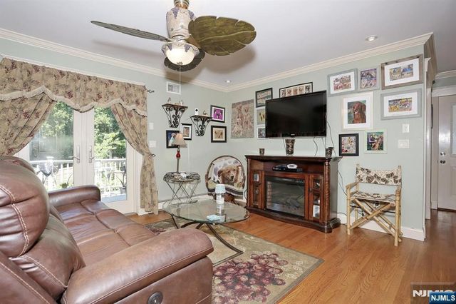 33 Randolph Street, Park Ridge, NJ 07656