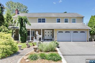 33 Randolph Street, Park Ridge, NJ 07656