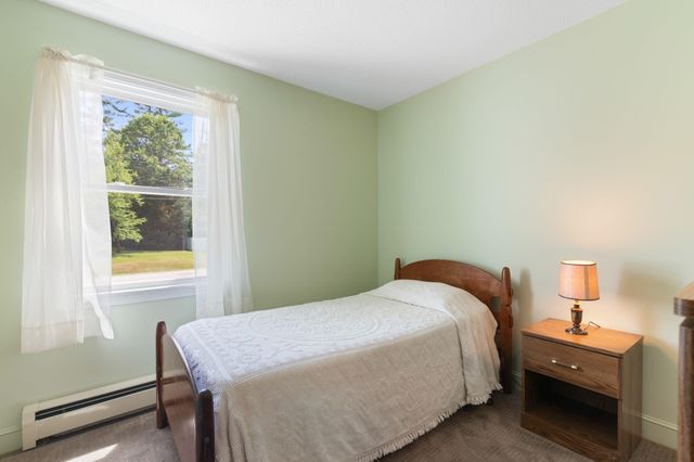 15 Lawton Drive, Brattleboro, VT 05301