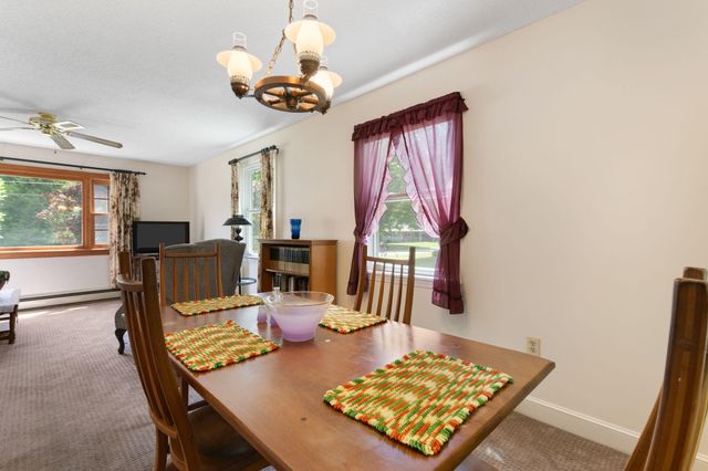 15 Lawton Drive, Brattleboro, VT 05301