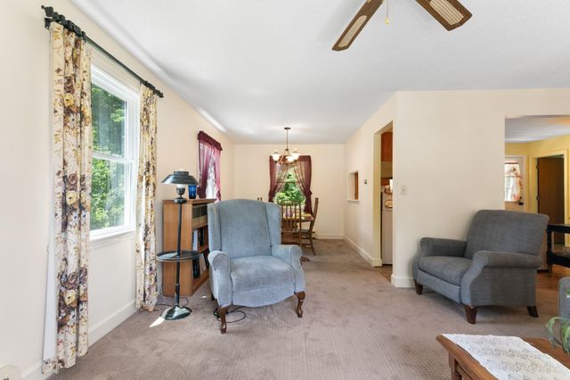 15 Lawton Drive, Brattleboro, VT 05301