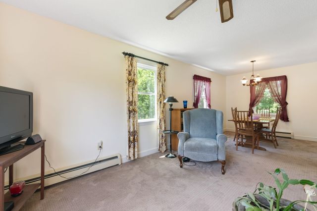 15 Lawton Drive, Brattleboro, VT 05301