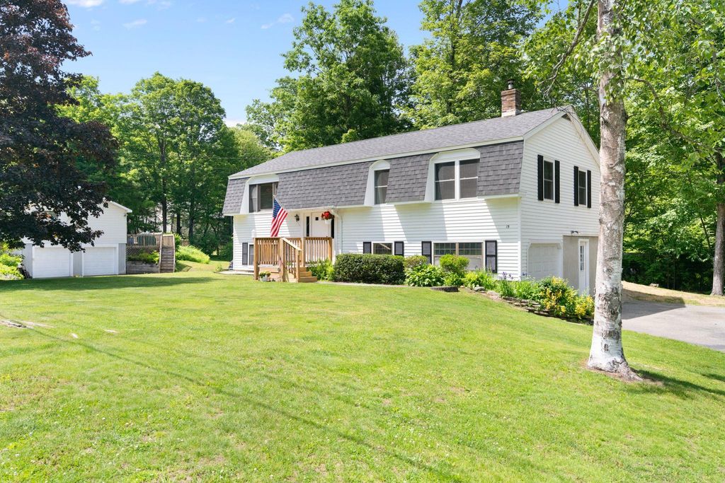15 Lawton Drive, Brattleboro, VT 05301